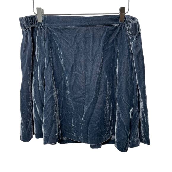 CALVIN KLEIN JEANS Off The Shoulder Velvet Top Blue/Gray Blouse NWT Medium - Picture 2 of 9